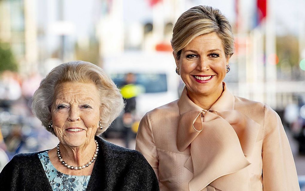 Koningin Máxima en prinses Beatrix maandagmiddag in Amsterdam. beeld ANP