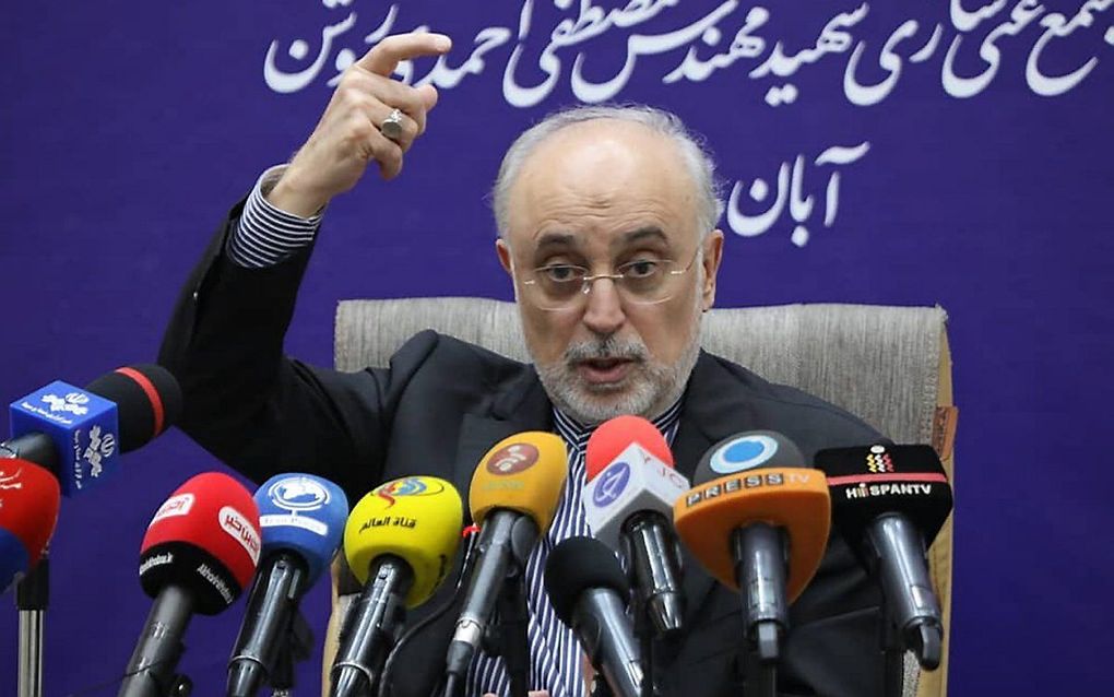 De baas van de Iraanse kernautoriteiten, Ali Akbar Salehi, maakte maandag bekend dat Iran inmiddels tien keer zoveel uranium verrijkt als in het atoomakkoord is toegestaan. beeld EPA