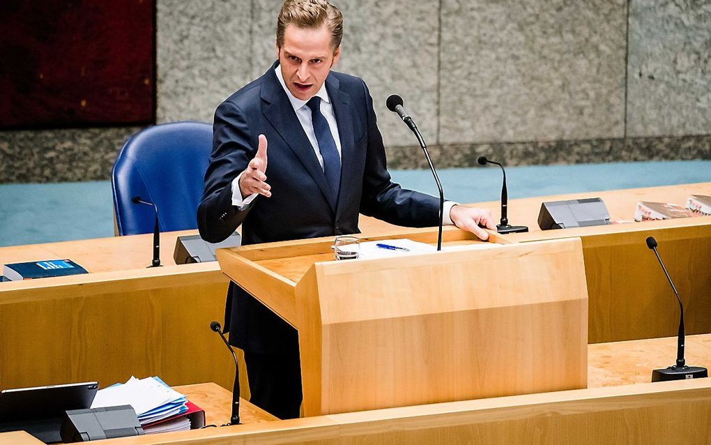 Minister De Jonge tijdens het debat. beeld ANP, Bart Maat