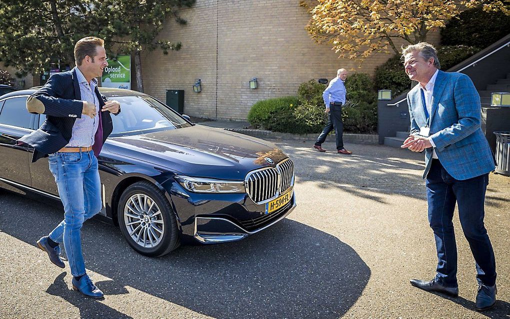 Minister Hugo de Jonge van Volksgezondheid arriveert bij een werkbezoek aan het Coronacentrum Urmond. beeld ANP, Marcel van Hoorn