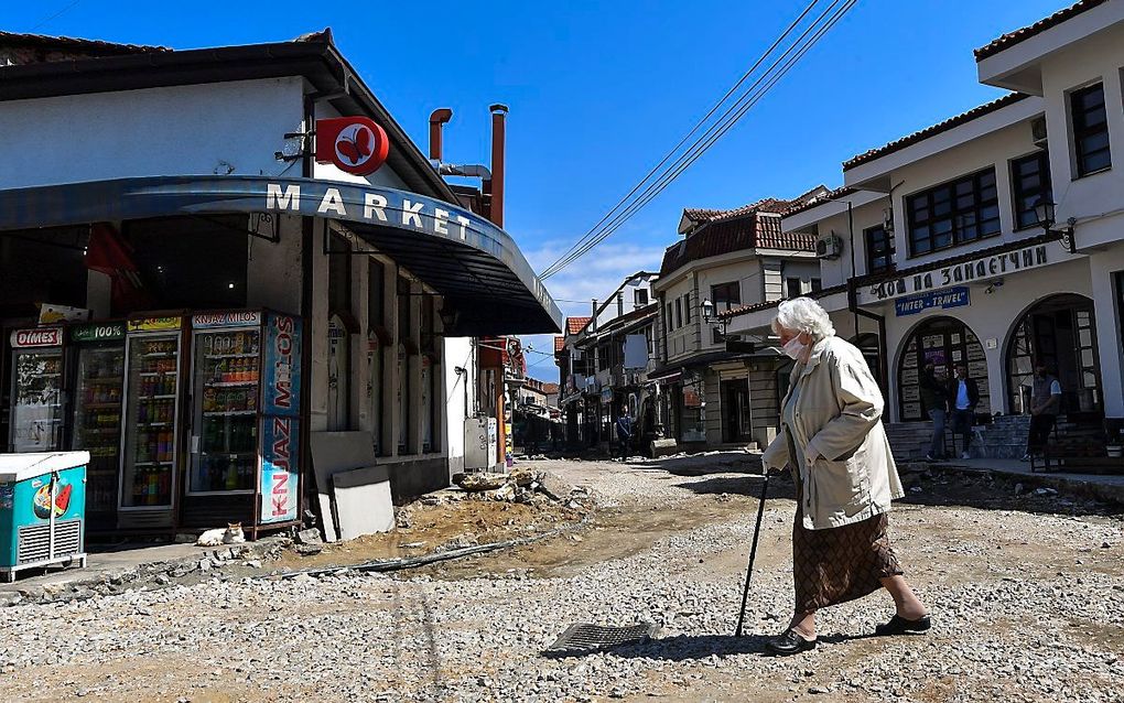 Straatbeeld in Skopje, Noord-Macedonië, eind april. Noord-Macedonië is één van de kandidaat-lidstaten van de EU. beeld EPA, Georgi Licovski