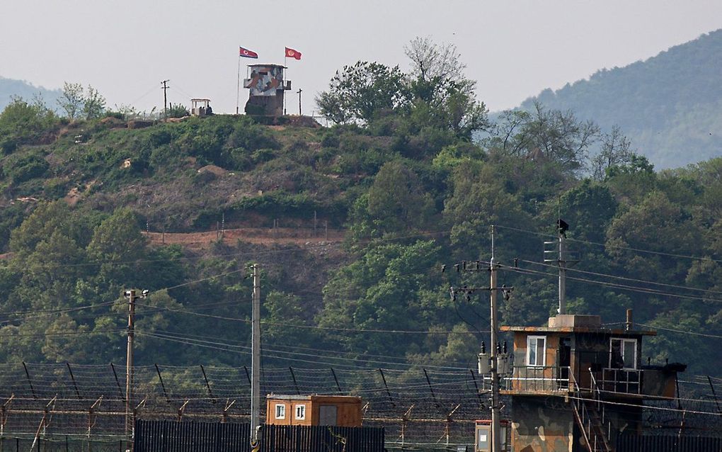 De grens tussen Noord- en Zuid-Korea bij de Zuid-Koreaanse plaats Paju. beeld EPA