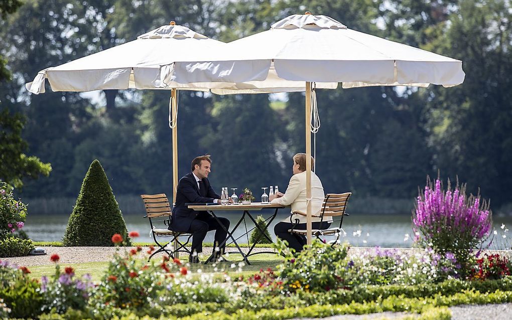 Macron en Merkel in het Oost-Duitse Meseberg. beeld EPA