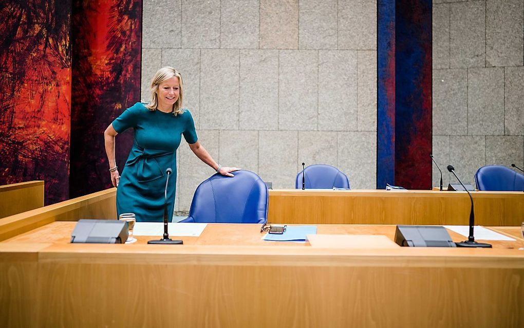 Minister Kajsa Ollongren van Binnenlandse Zaken en Koninkrijksrelaties (D66) tijdens het wekelijkse vragenuur in de Tweede Kamer. beeld ANP BART MAAT