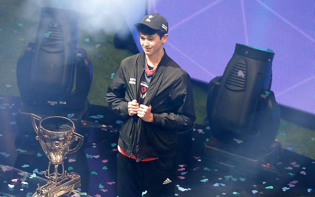 De 16-jarige Amerikaan Kyle Giersforf won op het WK Fortnite 3 miljoen dollar. beeld EPA