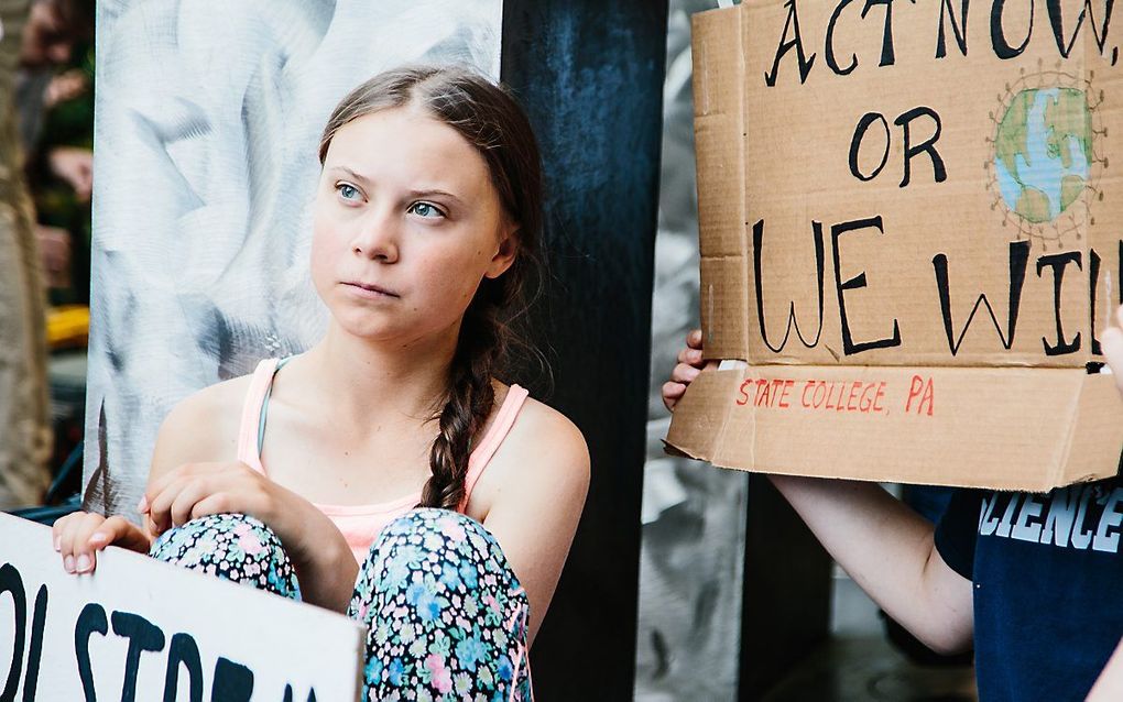 De jonge Zweedse klimaatactiviste Greta Thunberg kreeg een zogeheten Duurzaam Lintje. Foto: Thunberg tijdens een demonstratie in New York, eind augustus. beeld EPA, Alba Vigaray