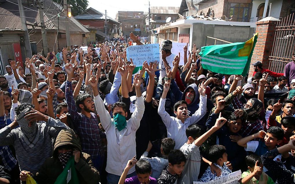 Protesten in de Indiase stad Srinagar, Kasjmir, vrijdag. beeld EPA, Farooq Khan