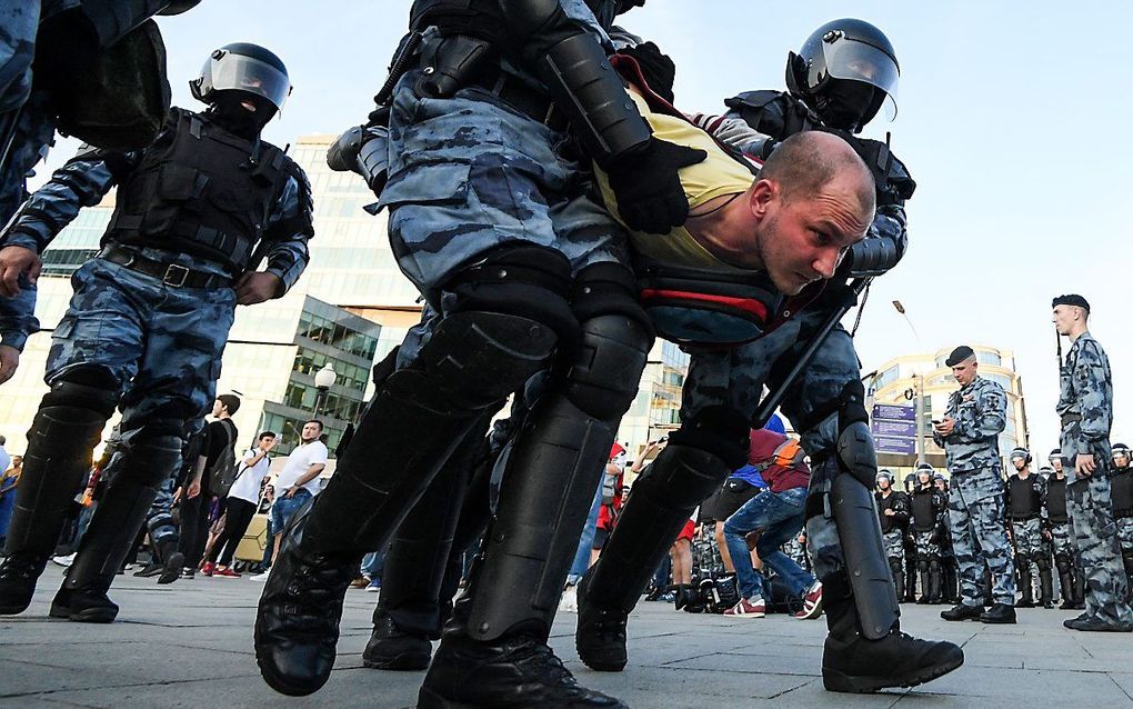 Arrestaties tijdens een betoging tegen de Russische autoriteiten, 27 juli. beeld AFP, Kirill Kudrayavtsev