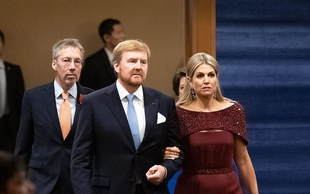 Koning Willem-Alexander en koningin Máxima arriveren woensdag voor een galadiner in een hotel in Tokio. beeld AFP