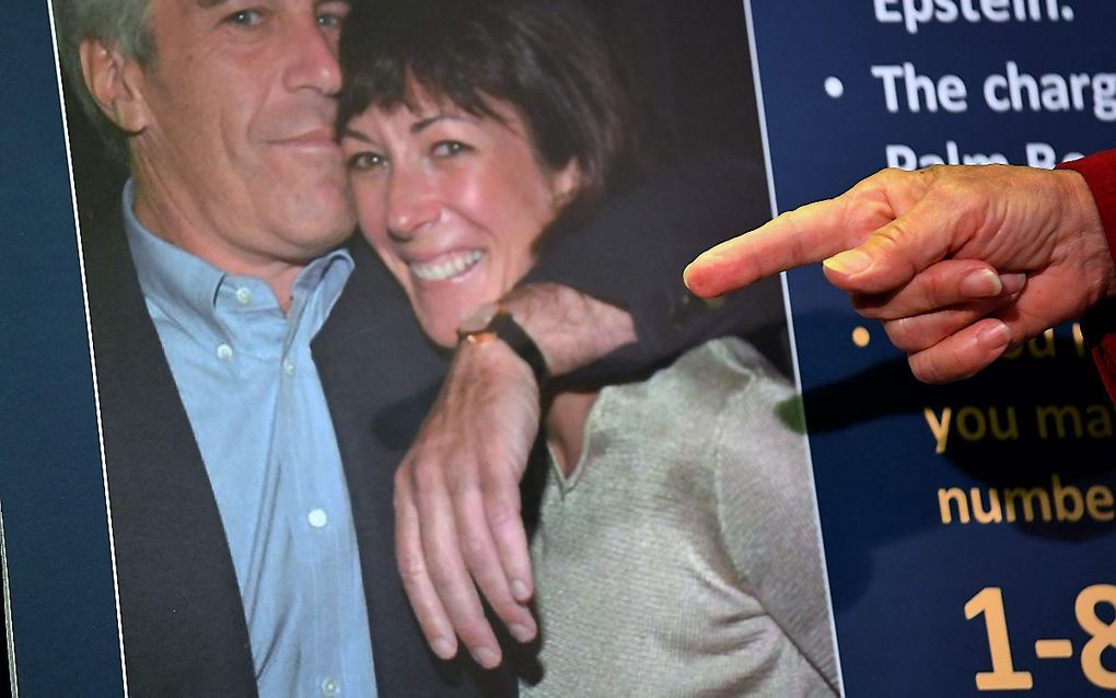 Ghislaine Maxwell en Jeffrey Epstein. beeld AFP