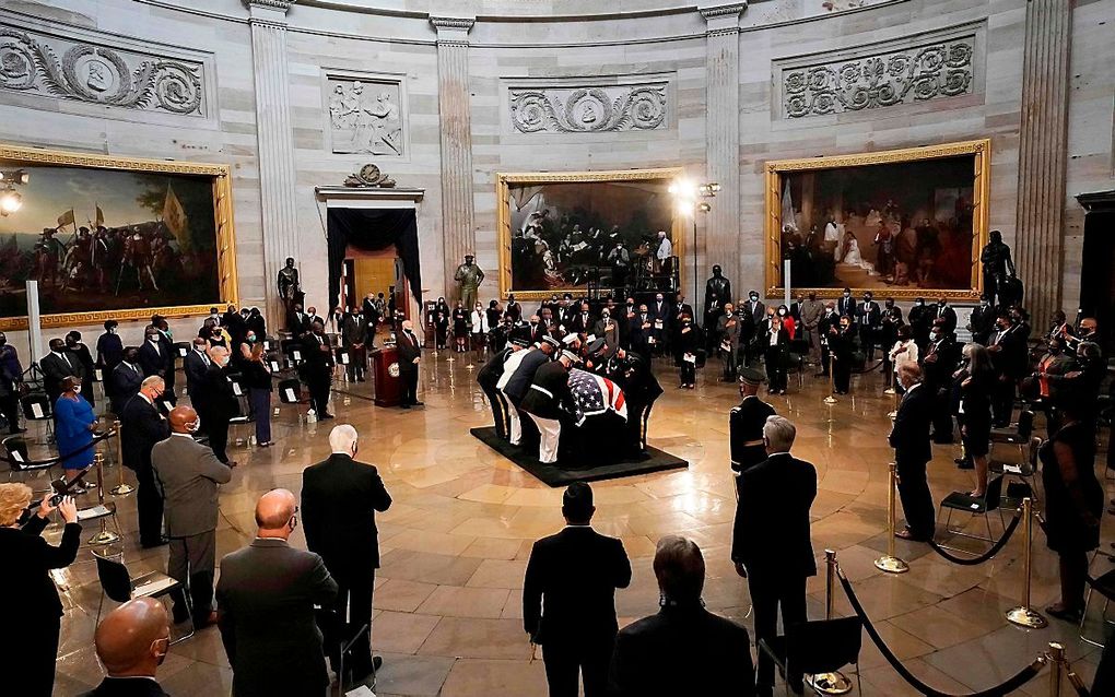 Lewis is twee dagen opgebaard in het parlementsgebouw in Washington, het Capitool. beeld AFP