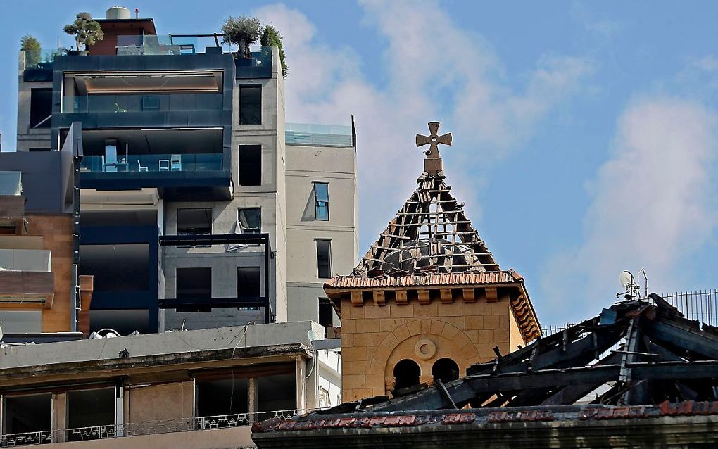 Beschadigde kerk in Beiroet. beeld AFP, Joseph Eid