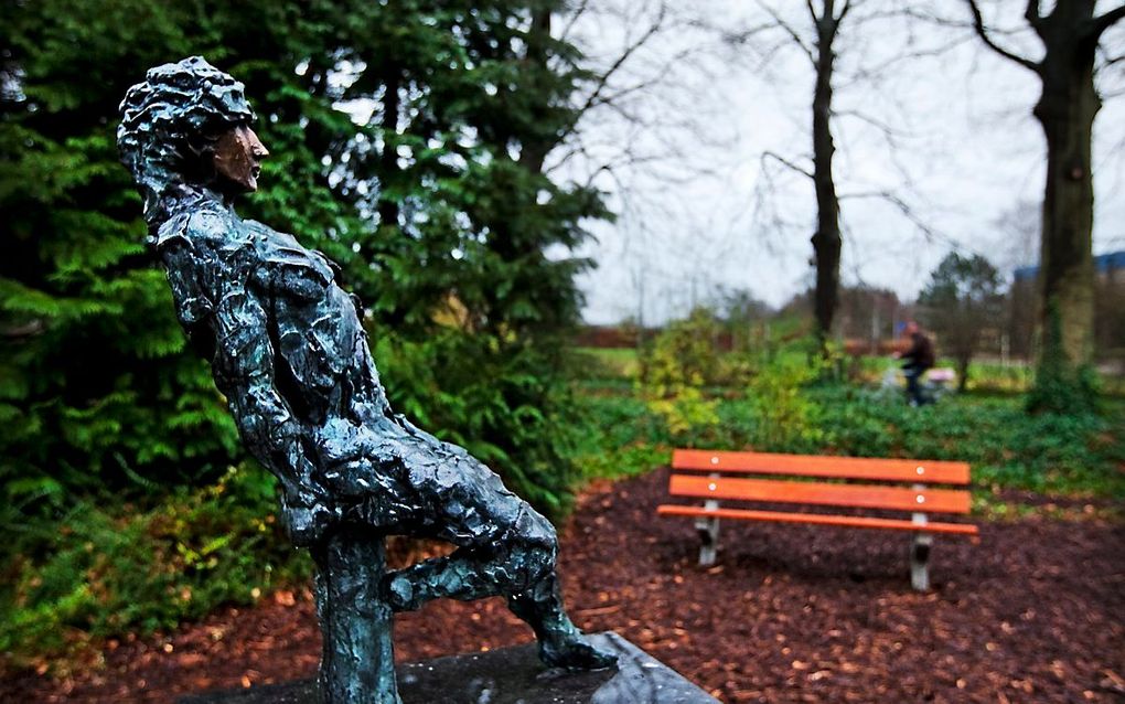 Een monument op het terrein van GGNet in Apeldoorn. beeld Hollandse Hoogte