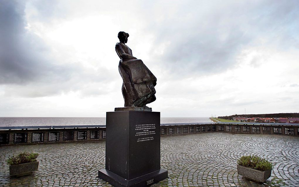 Vissersmonument in Urk. beeld ANP, Olaf Kraak