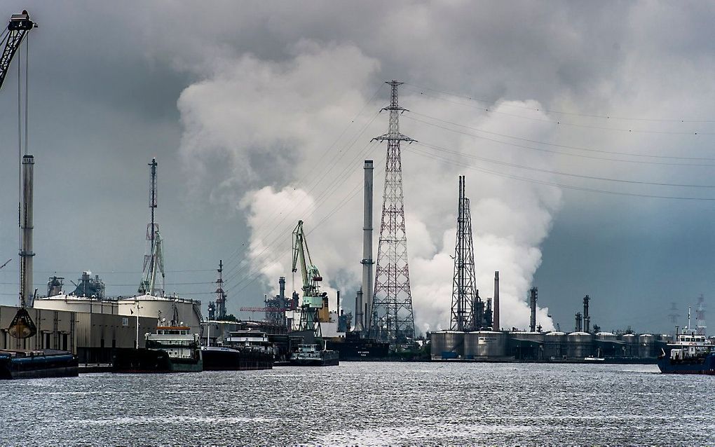 Luchtvervuiling de haven van Antwerpen. beeld ANP JONAS ROOSENS