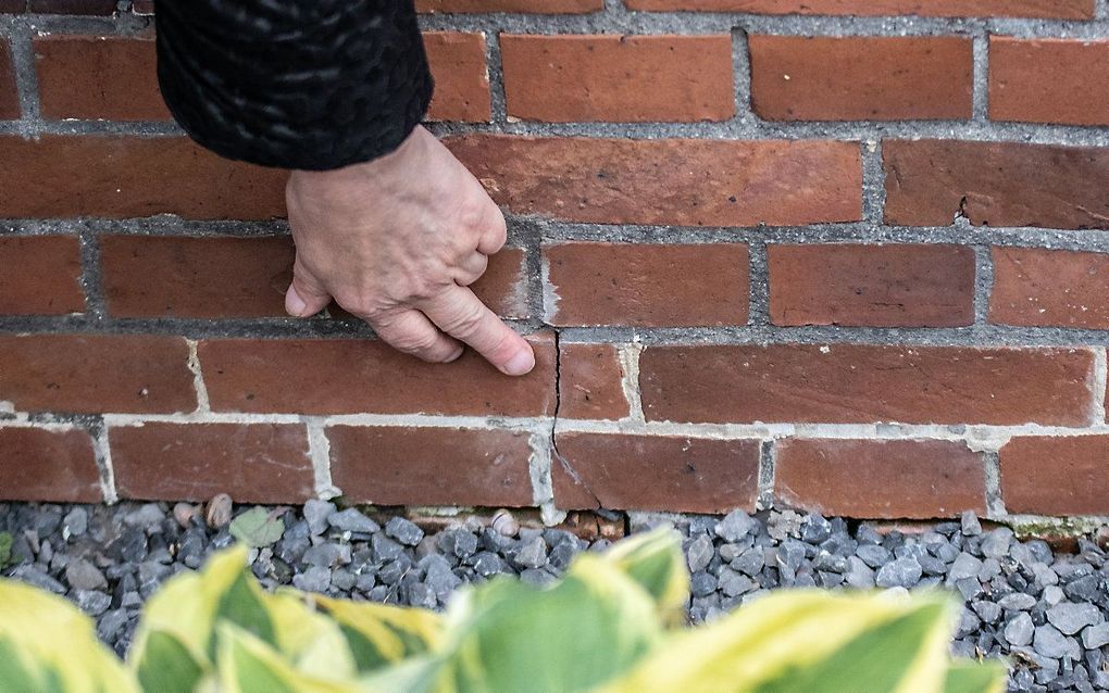 Aardbevingsschade aan een gebouw in Westerwijtwerd, Groningen. beeld ANP