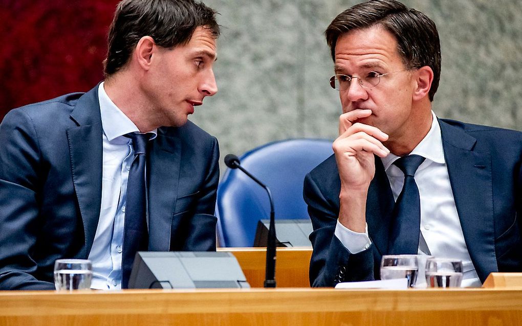 Minister Wopke Hoekstra en premier Mark Rutte. beeld ANP