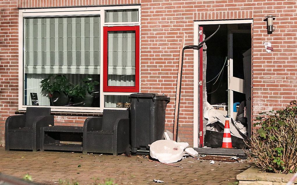 Een explosie bij een woning in Urk zorgde vorig jaar voor schade. beeld ANP, GinoPress B.V.