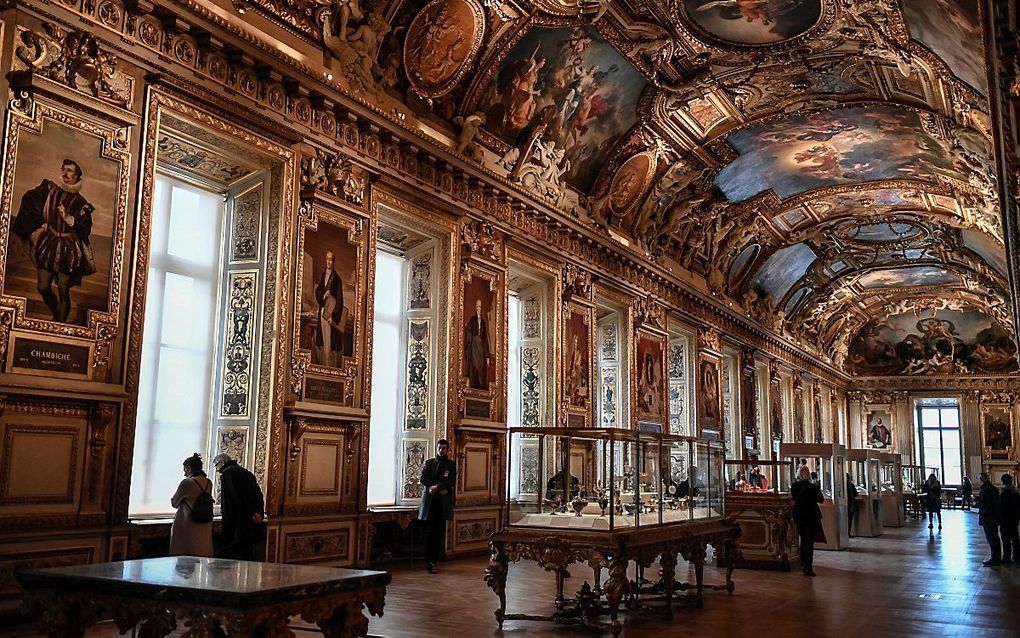 De Galerie d'Apollon in het Louvre in Parijs. beeld AFP