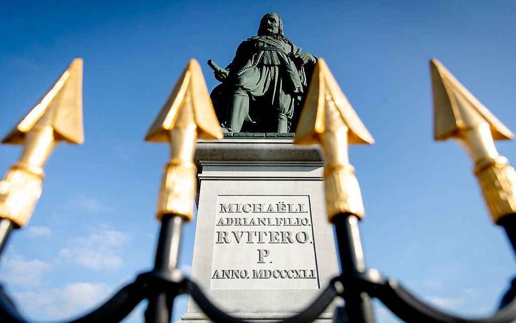 Het standbeeld van Michiel de Ruyter in Vlissingen. beeld ANP