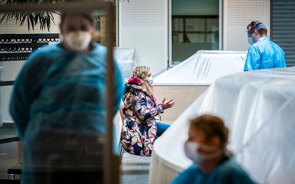 Een corona-polikliniek bij het Universitair Medisch Centrum Groningen. beeld ANP, Kees van de Veen