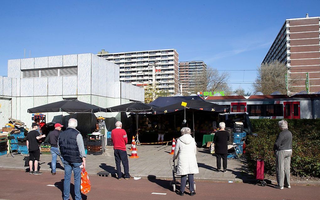 „Vrijheid wordt onder meer beperkt omdat we samenleven. De coronacrisis toont dat pijnlijk aan door ons gevangen te zetten in een cirkel van anderhalve meter.” beeld ANP, Pieter Stam de Jonge