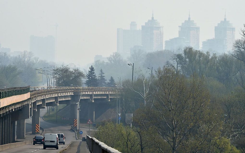 Kiev heeft last van rook die is ontstaan bij de brand in de buurt van Tsjernobyl. beeld AFP