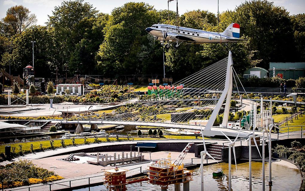 Madurodam met op de achtergrond de Dakota. beeld ANP