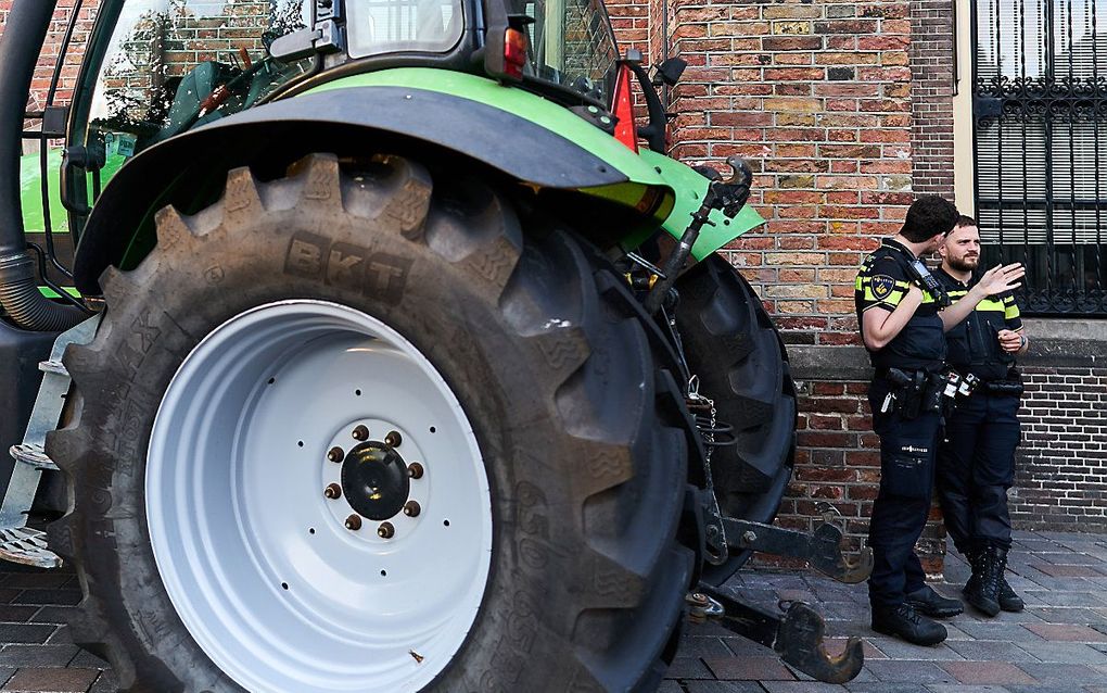 Politie op het Binnenhof bij een eerdere demonstratie. beeld ANP