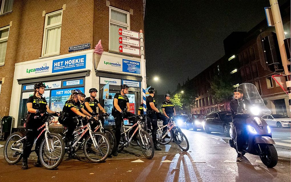 Politie in de Schilderswijk in Den Haag. beeld ANP