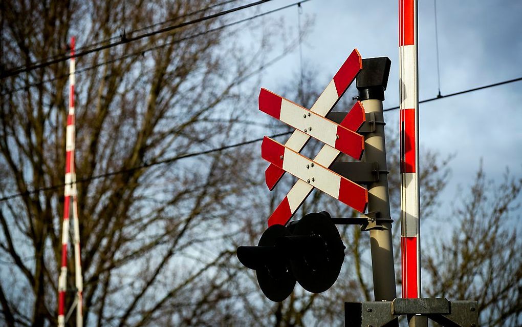 Het is „onacceptabel” dat er ieder jaar gemiddeld elf mensen overlijden bij ongelukken op spoorwegovergangen.  beeld ANP