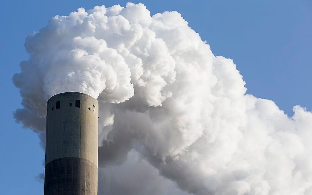 De schoorsteen van een kolencentrale in Nederland. beeld ANP