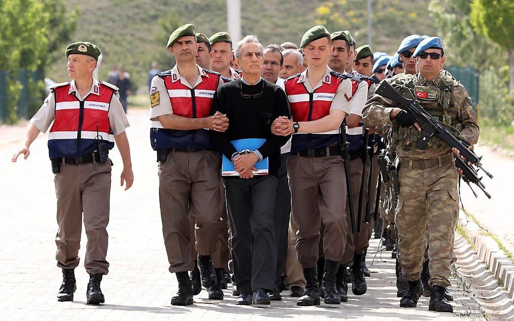 De gearresteerde ex-luchtmachtchef Akin Öztürk. beeld AFP