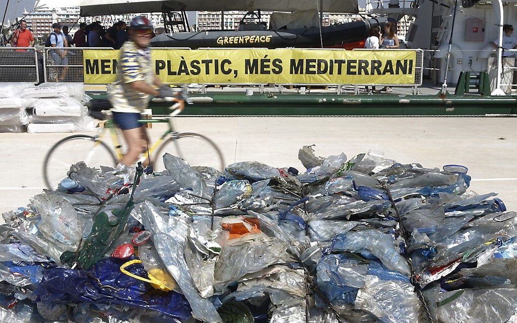 Plastic rietjes komen vaak als zwerfvuil in de omgeving terecht. beeld AFP