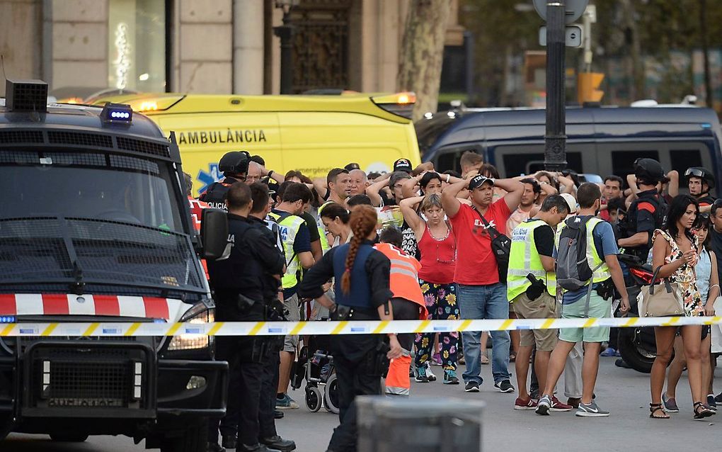 De politie sluit de Ramblas af. beeld AFP