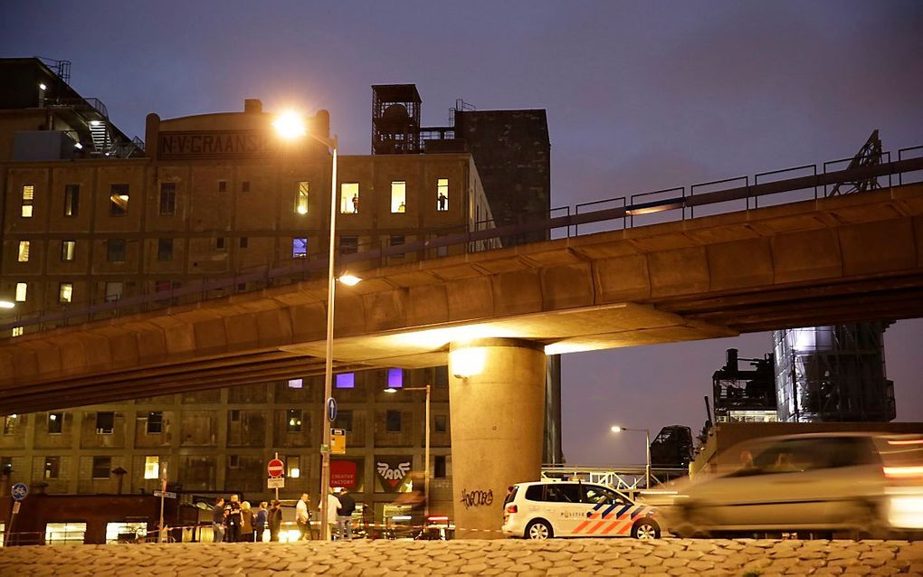 De politie grendelde de evenementenhal Maassilo af in verband met de terreurdreiging. beeld ANP