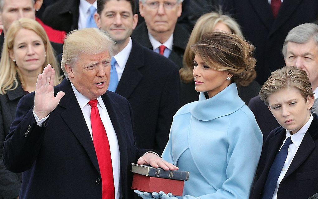 Donald Trump legt in 2017 de eed af tijdens zijn inauguratie als president van de Verenigde Staten. beeld EPA