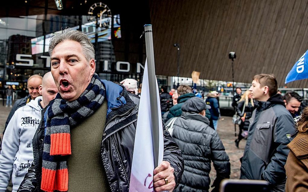 - Edwin Wagensveld, voorman van de extreemrechtse beweging Pegida Nederland tijdens een demonstratie in Rotterdam. beeld ANP