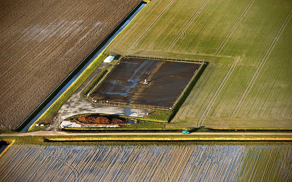 Luchtfoto van een gasveld in het landschap van Loppersum. beeld ANP