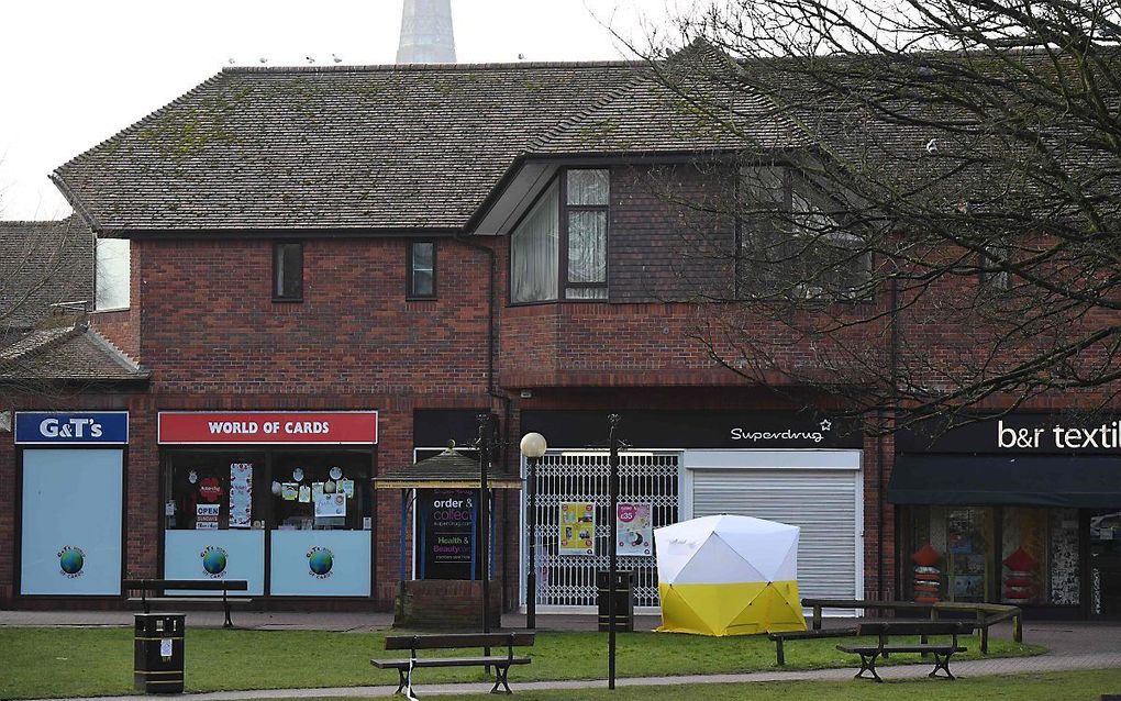 Onderzoek in Salisbury, waar twee ernstig zieke mensen werden aangetroffen. beeld AFP