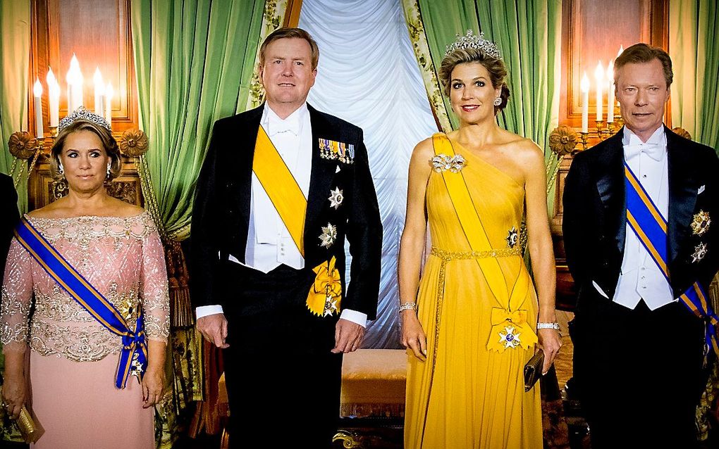 Koning Willem-Alexander, koningin Maxima, Groothertog Henri, Groothertogin Maria Teresa, Erf Groothertog Guillaume en Erf Groothertogin Stephanie tijdens het staatsbanket. beeld ANP