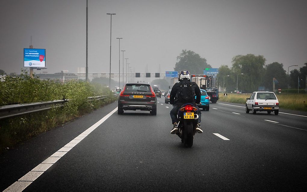 De uitzonderlijke warmte maakt zaterdag plaats voor regen- en onweersbuien, met kans op hagel en windstoten.  beeld ANP