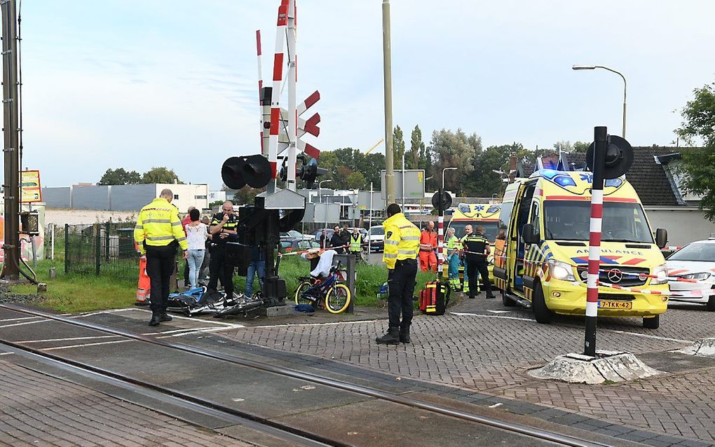 Een moeder en haar kind zijn vrijdagochtend gewond geraakt na een ongeval met een vrachtwagen. beeld ANP MEDIATV