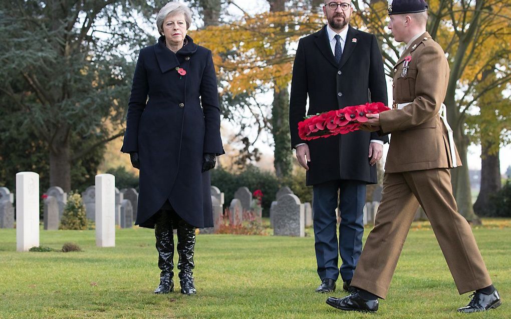 May en Michel op de begraafplaats. beeld AFP