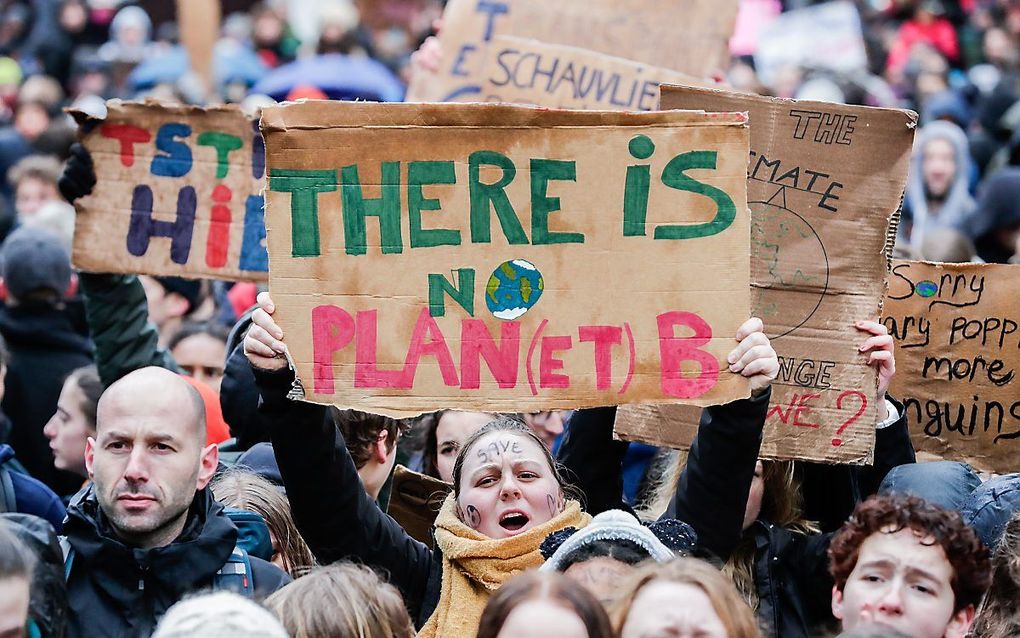 Zo'n 70.000 mensen deden deze week mee met de klimaatmars in Brussel. Onder hen waren veel scholieren. beeld EPA