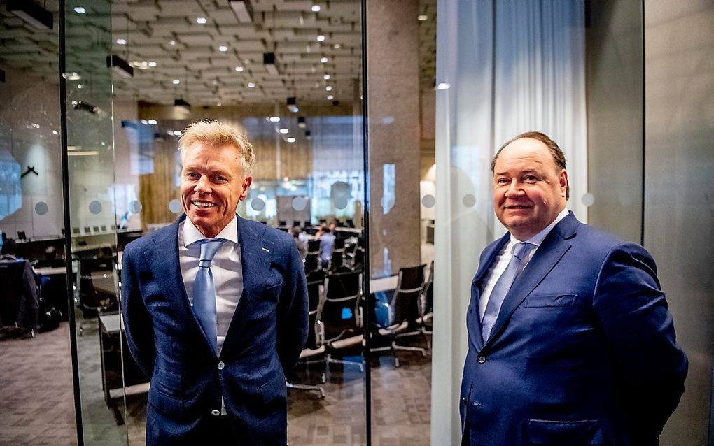 Rob Roos, lijsttrekker in Zuid-Holland van Forum voor Democratie samen met Henk Otten (FvD), viert in het provinciehuis de overwinning bij de Provinciale Statenverkiezingen. beeld ANP