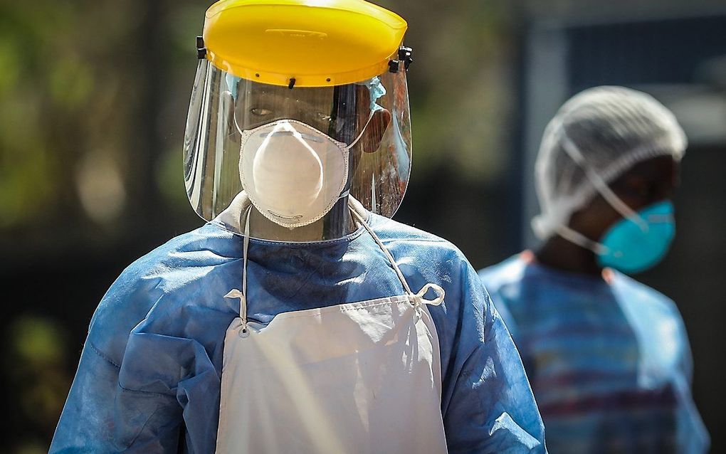 Een Unicef-medewerker in Beira, Mozambique. beeld EPA