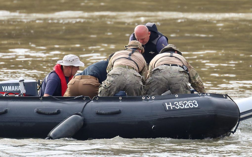 Reddingswerkzaamheden op de Donau. beeld AFP