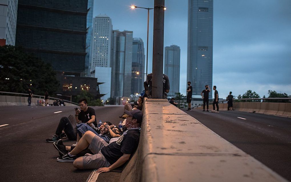 Demonstranten in Hongkong, maandagmorgen. beeld EPA