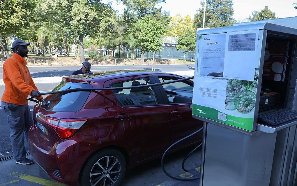 De tank volgooien in Portugal is er even niet bij. beeld EPA